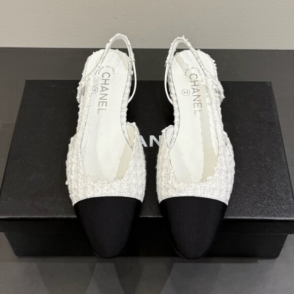 Chanel Women's Black and White Flats - Picture 1 of 8
